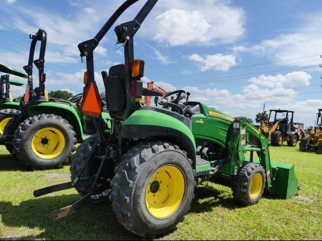 Image of John Deere 2025R equipment image 2