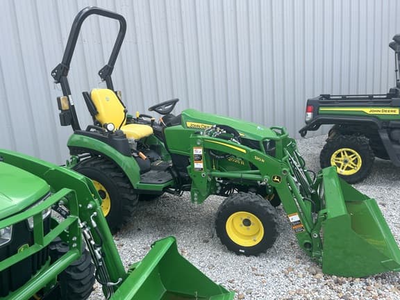 Image of John Deere 2025R equipment image 3