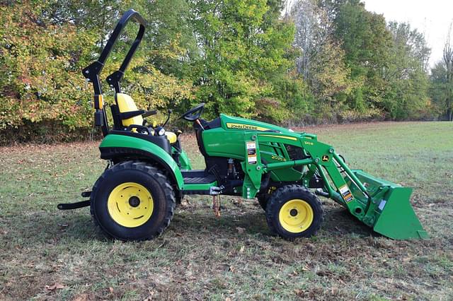 Image of John Deere 2025R equipment image 2