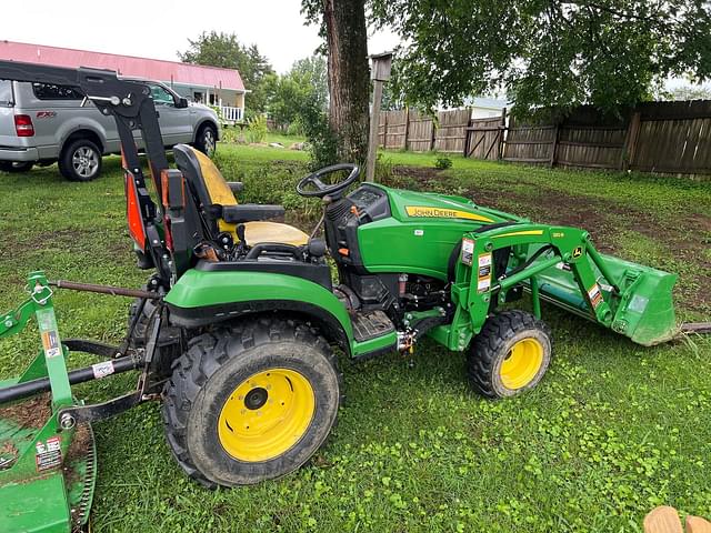 Image of John Deere 2025R equipment image 2