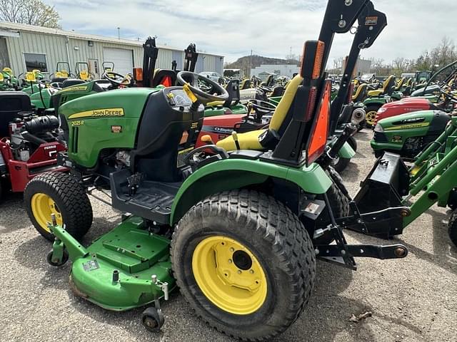 Image of John Deere 2025R equipment image 1