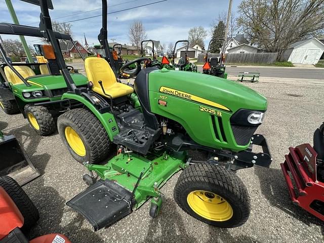 Image of John Deere 2025R equipment image 3