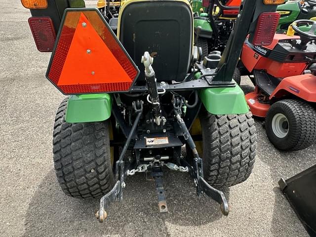 Image of John Deere 2025R equipment image 4