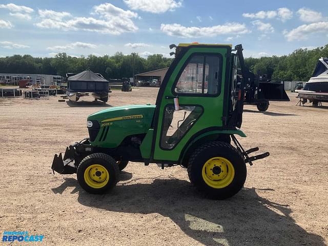 Image of John Deere 2025R equipment image 1