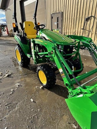 Main image John Deere 2025R