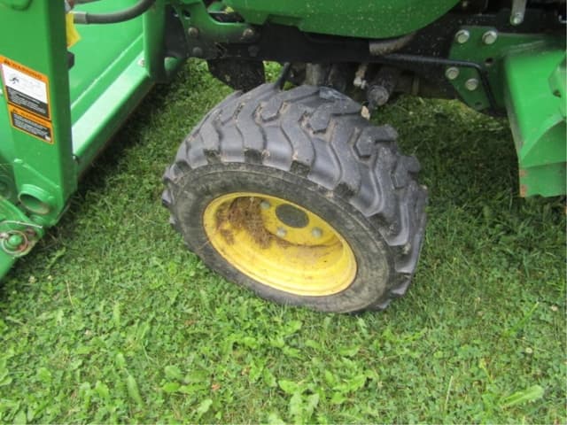 Image of John Deere 2025R equipment image 2