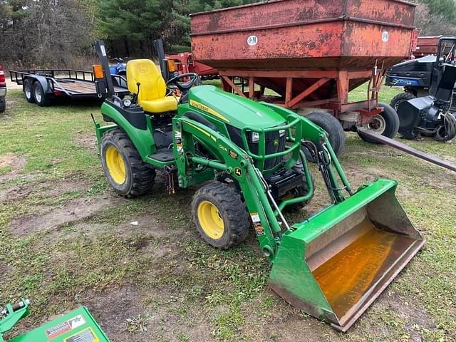 Image of John Deere 2025R equipment image 2