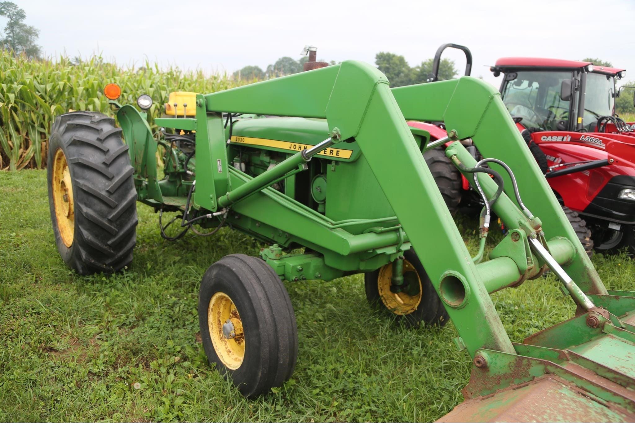 John Deere 2030 Equipment Image0