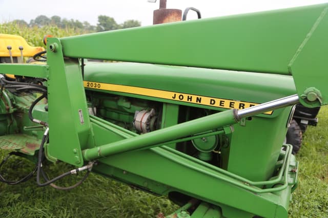 Image of John Deere 2030 equipment image 4