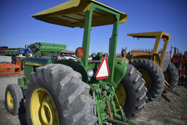 Image of John Deere 2030 equipment image 4