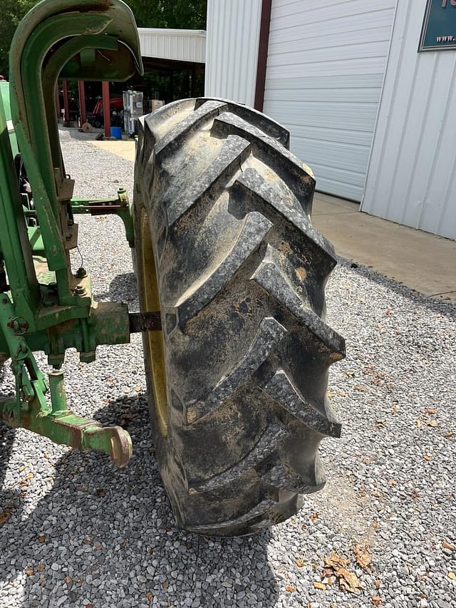 Image of John Deere 2030 equipment image 4