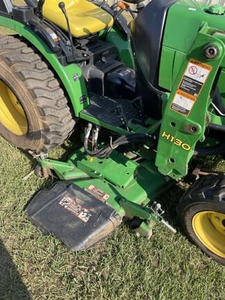 Image of John Deere 2032R equipment image 3