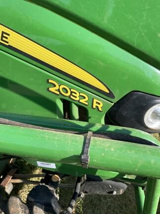 Image of John Deere 2032R equipment image 2