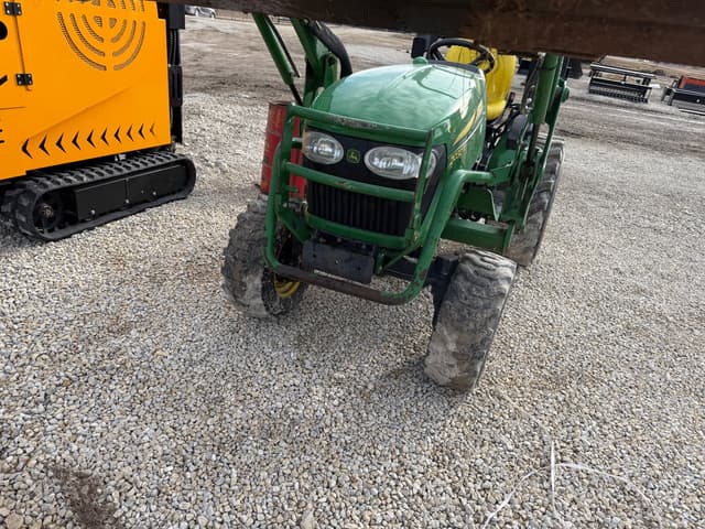 Image of John Deere 2032R equipment image 1