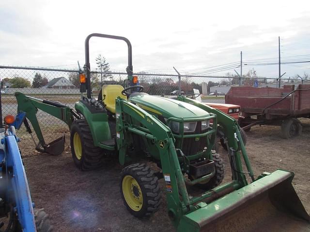 Image of John Deere 2032R equipment image 4