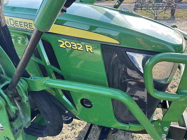 Image of John Deere 2032R equipment image 4