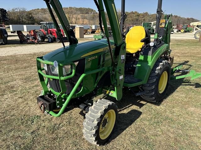 Image of John Deere 2032R equipment image 2