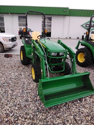2024 John Deere 2032R Equipment Image0