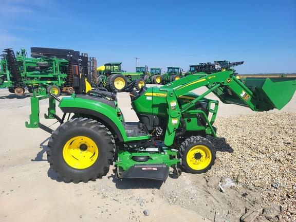 Image of John Deere 2032R Image 0