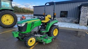 John Deere 2032R Image