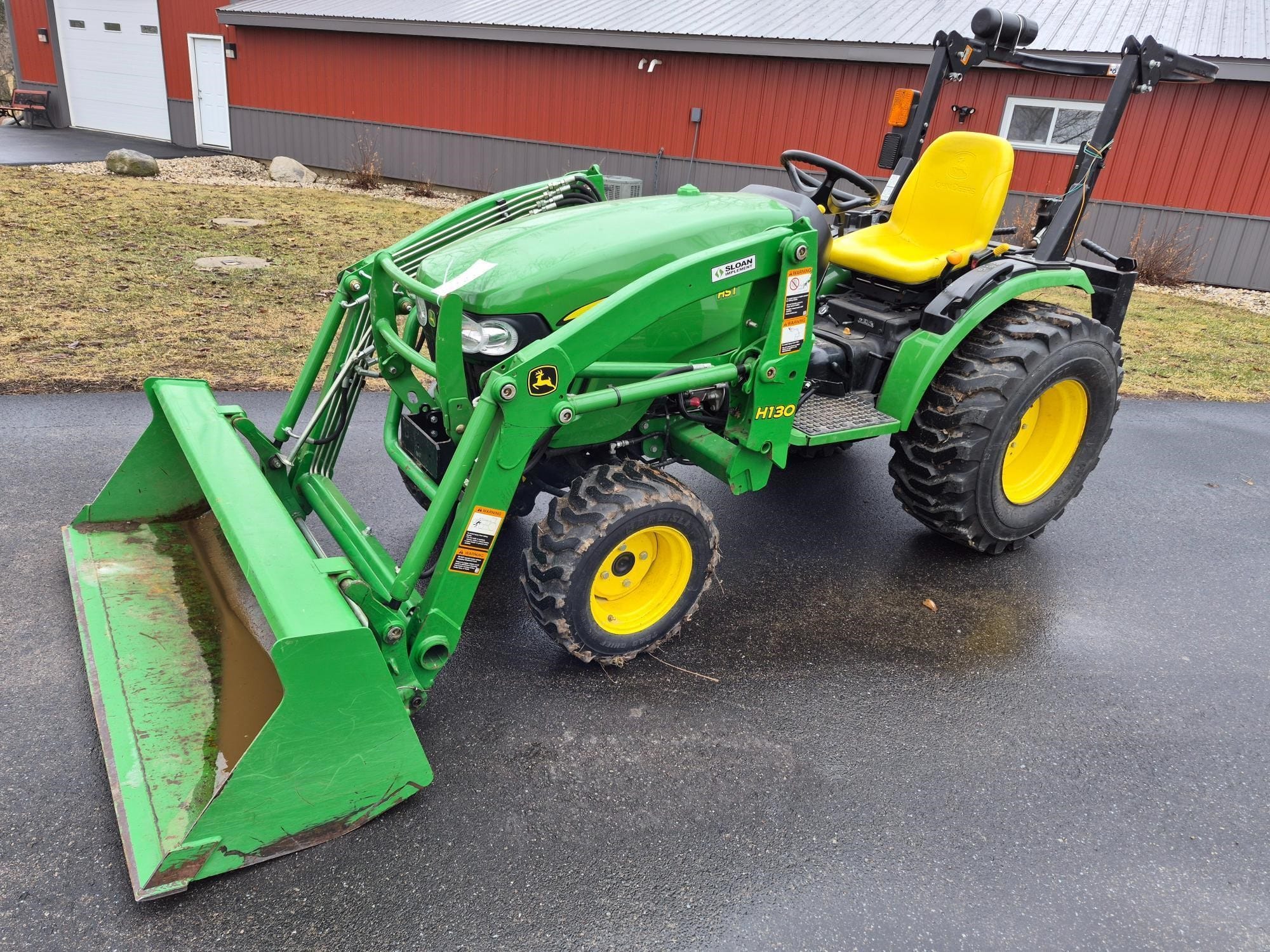 John Deere 2032R Equipment Image0