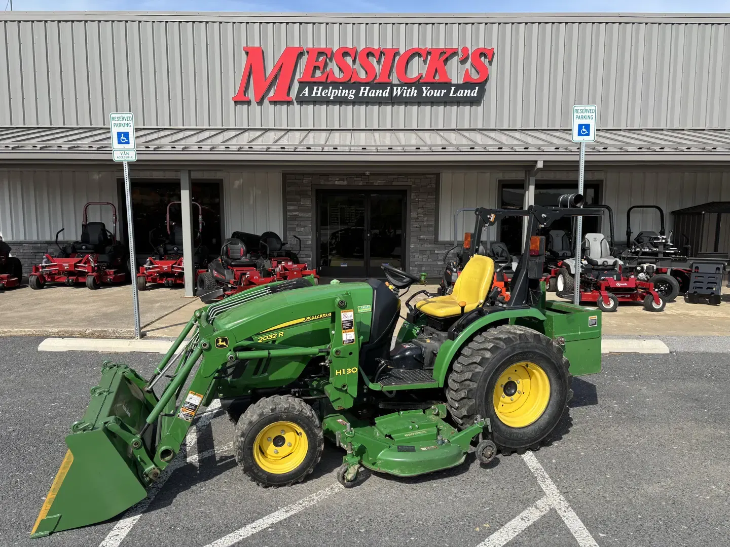 John Deere 2032R Equipment Image0