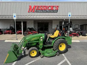 John Deere 2032R Image