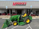 John Deere 2032R Image