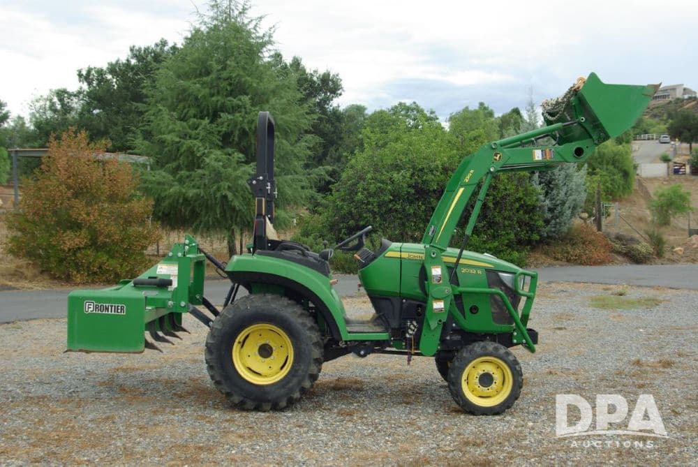 Image of John Deere 2032R Primary image