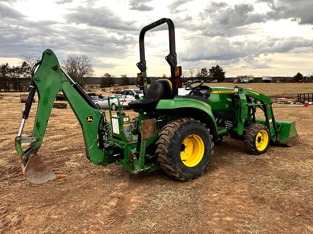 Image of John Deere 2032R equipment image 2