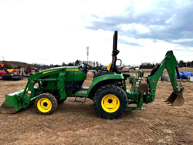 Image of John Deere 2032R equipment image 1