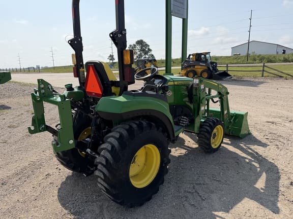Image of John Deere 2038R equipment image 4