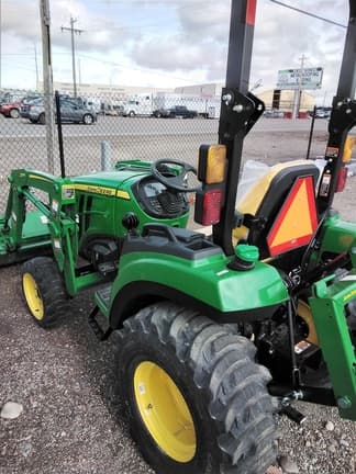 Image of John Deere 2038R equipment image 3