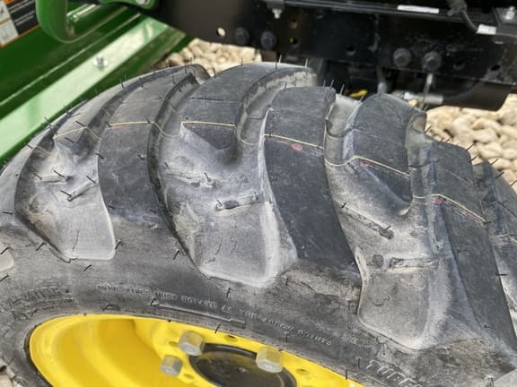 Image of John Deere 2038R equipment image 4