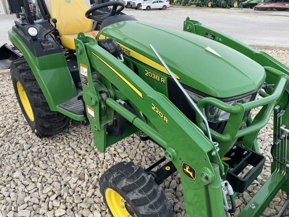 Image of John Deere 2038R equipment image 3