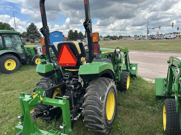 Image of John Deere 2038R equipment image 3