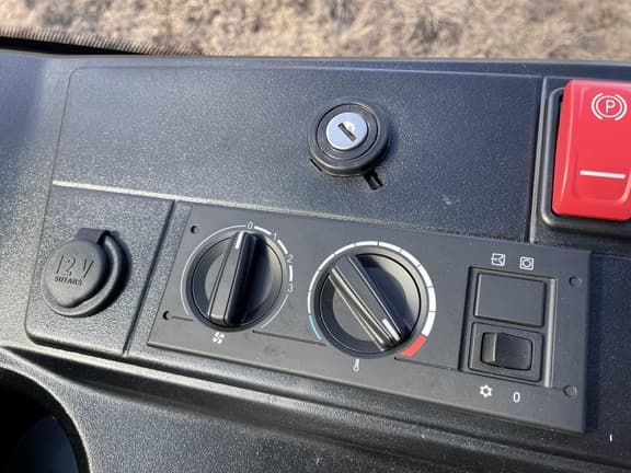 Image of John Deere 204G equipment image 4