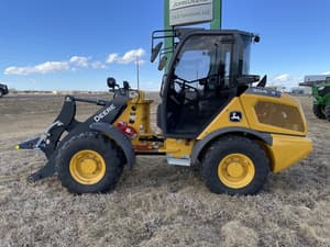 John Deere 204G Image