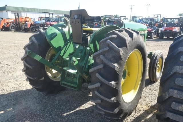 Image of John Deere 2040 equipment image 2