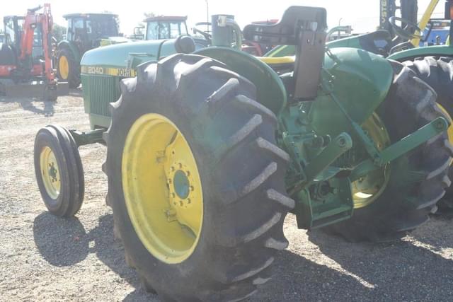 Image of John Deere 2040 equipment image 1