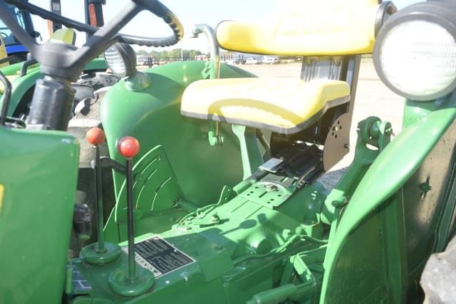 Image of John Deere 2040 equipment image 4