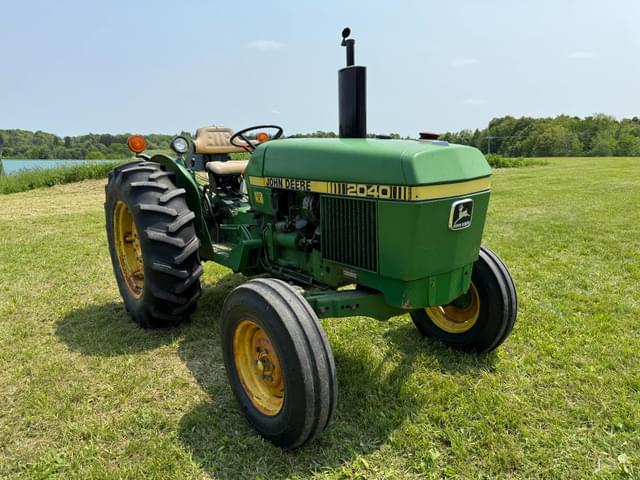 Image of John Deere 2040 equipment image 2