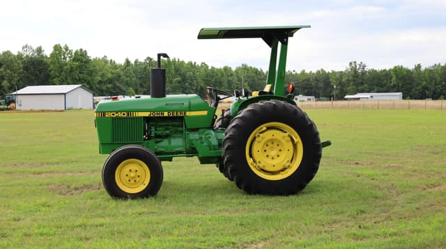 Image of John Deere 2040 equipment image 2