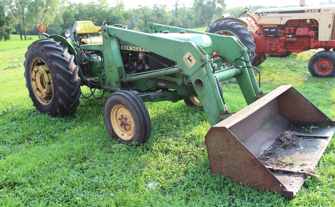 Image of John Deere 2040 Image 0