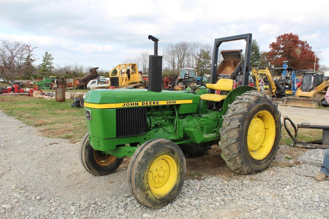 Image of John Deere 2040 Primary image