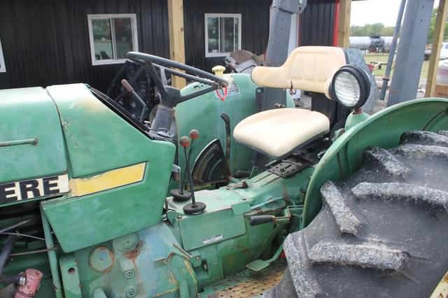 Image of John Deere 2040 equipment image 4