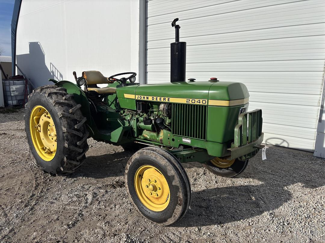 Image of John Deere 2040 Primary image