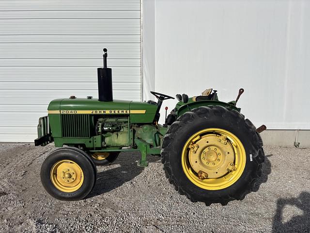 Image of John Deere 2040 equipment image 3