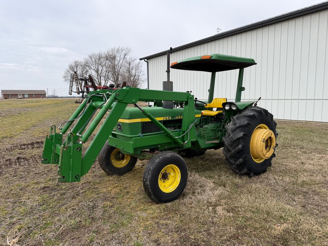 Image of John Deere 2040 Primary image