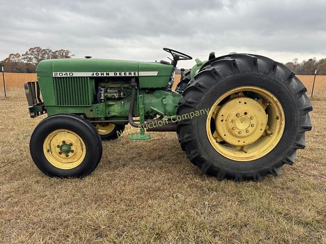 Image of John Deere 2040 equipment image 1